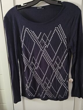 Bylyse Black Long-Sleeve Studded Diamond-Pattern Top Sz. Medium